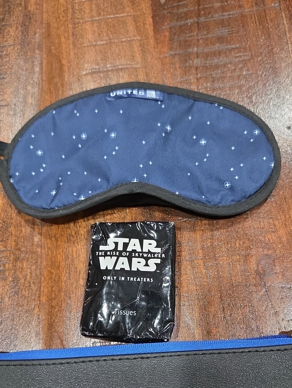 Star Wars Pouch United Airlines NWOT